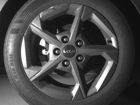 Used 2025 Kia K4 FWD image 15