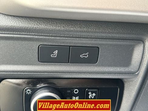 Used 2024 Ford Expedition XLT AWD/4WD image 32