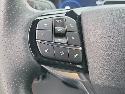 Used 2025 Ford Explorer ST-Line AWD/4WD image 32