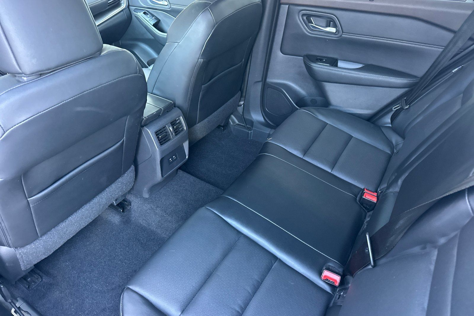 Used 2022 Nissan Rogue SV w/ SV Premium Package AWD/4WD image 12