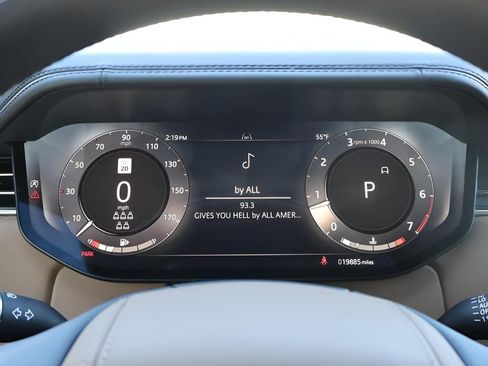 Used 2025 Land Rover Range Rover Long Wheelbase SE AWD/4WD image 27