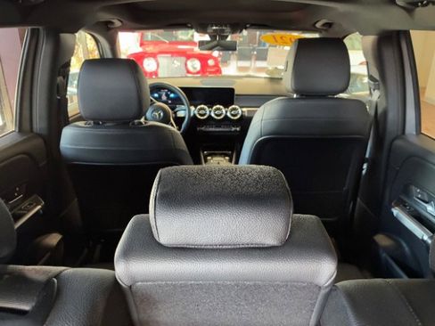 Used 2021 Mercedes-Benz GLB 250 GLB 250 image 24