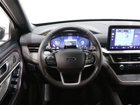 Used 2026 Ford Explorer Platinum AWD/4WD image 14