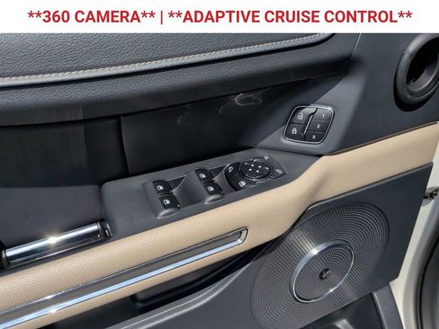 Used 2023 Ford Expedition Limited AWD/4WD image 11