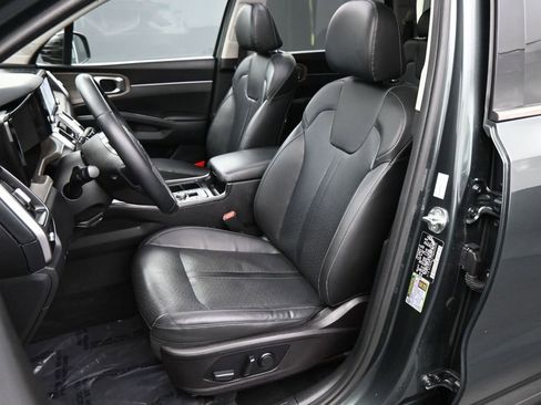 Used 2021 Kia Sorento EX w/ EX AWD X-Line Package image 16