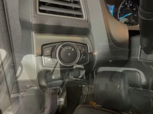Used 2018 Ford Explorer XLT w/ Equipment Group 202A AWD/4WD image 23