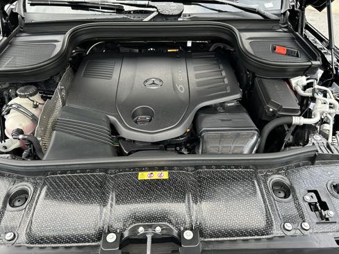 Certified 2025 Mercedes-Benz GLS 450 4MATIC image 58