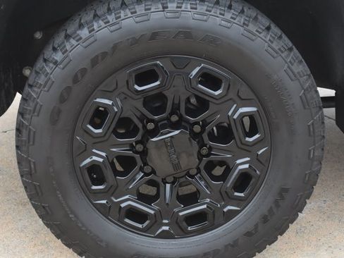 Used 2024 GMC Sierra 2500 AT4 w/ AT4 Premium Plus Package AWD/4WD image 10