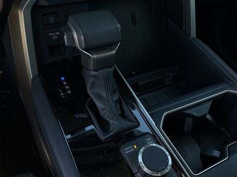 Used 2022 Toyota Tundra Limited image 21