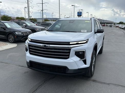 New 2026 Chevrolet Traverse LT w/ Driver Confidence Package image 11