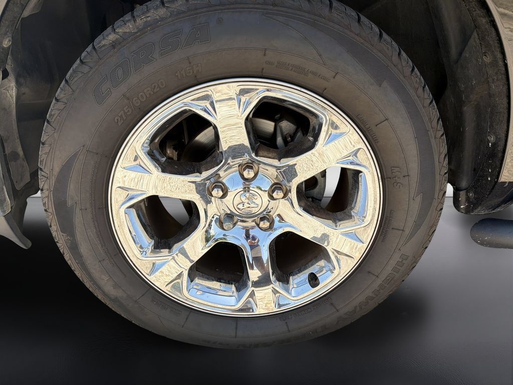 Used 2017 RAM 1500 Laramie w/ Convenience Group AWD/4WD image 9