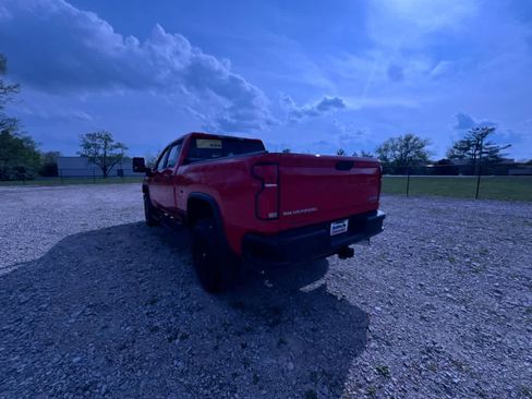 Used 2024 Chevrolet Silverado 2500 ZR2 w/ Technology Package image 6