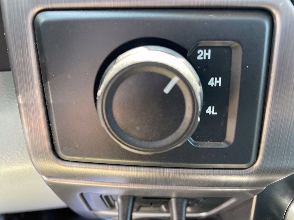 Used 2022 Ford F450 Limited w/ FX4 Off-Road Package AWD/4WD image 26