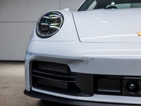 Used 2025 Porsche 911 Carrera image 13