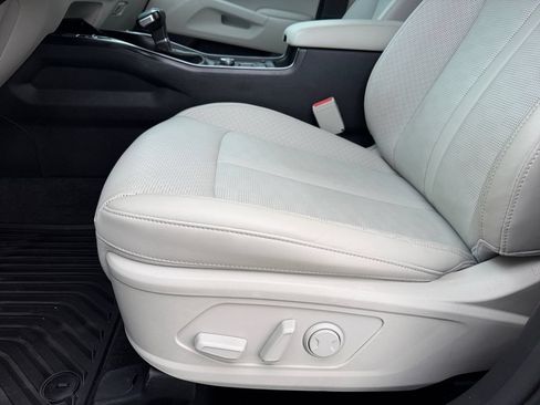 Used 2024 Kia Sorento EX w/ Panoramic Sunroof Package FWD image 11