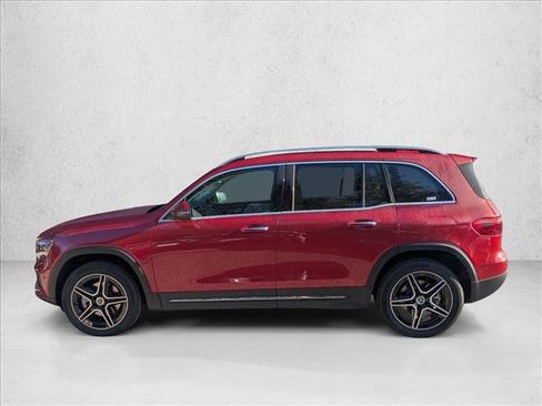 Used 2026 Mercedes-Benz GLB 250 4MATIC image 5