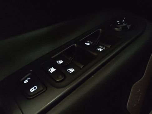 Used 2017 Jeep Renegade Trailhawk image 27