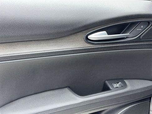 Used 2023 Alfa Romeo Stelvio Ti image 43