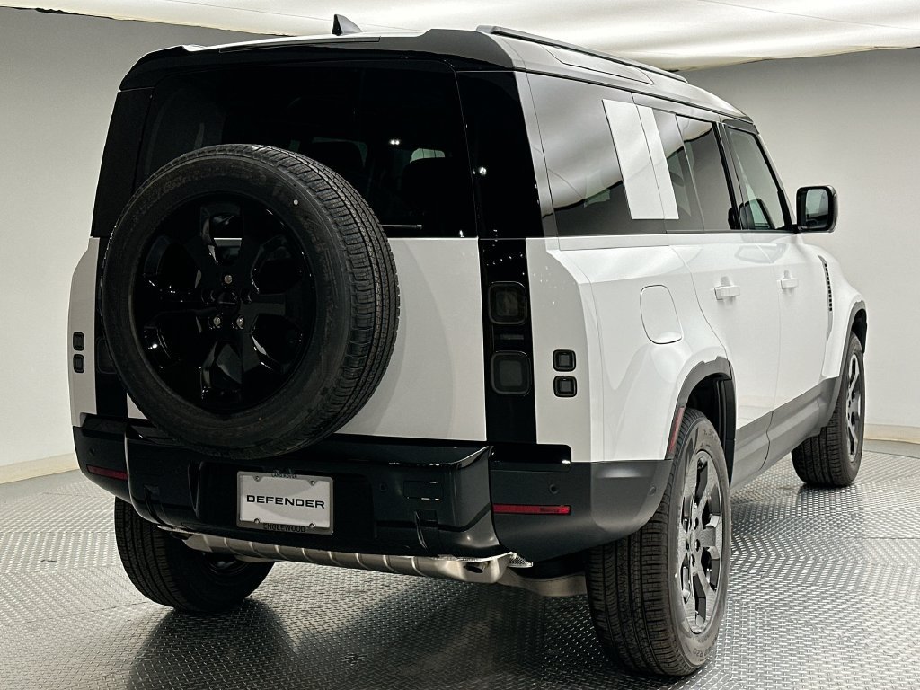 New 2026 Land Rover Defender 110 S AWD/4WD image 3