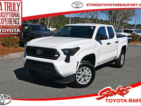 Certified 2025 Toyota Tacoma SR AWD/4WD image 1