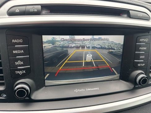 Used 2017 Kia Sorento AWD w/ LX Convenience Package image 10