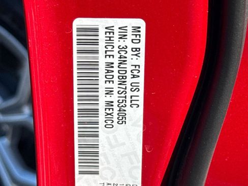 Used 2025 Jeep Compass Latitude image 36