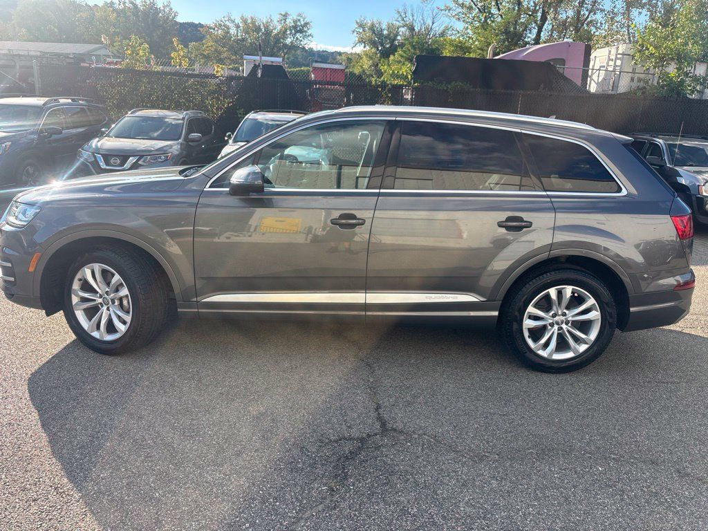 Used 2019 Audi Q7 3.0T Premium w/ Convenience Package AWD/4WD image 3