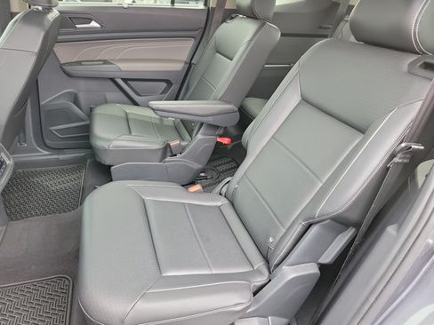 Used 2023 Volkswagen Atlas SEL R-Line AWD/4WD image 16