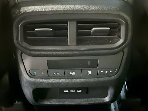 Used 2024 Honda Pilot Touring image 27