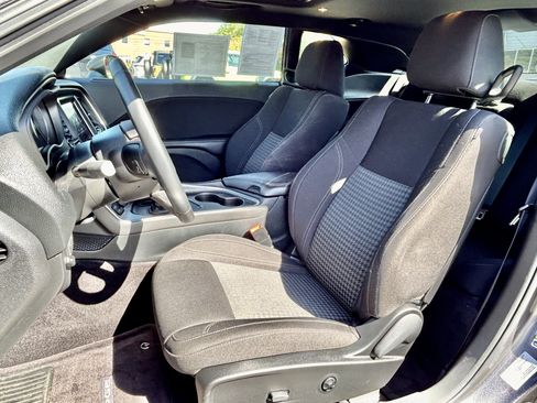 Used 2017 Dodge Challenger SXT w/ Driver Convenience Group image 21