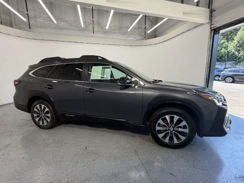 Used 2023 Subaru Outback Limited AWD/4WD image 7