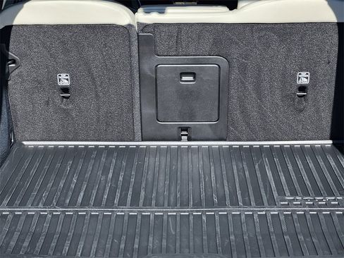 Used 2025 Volvo XC60 T8 Ultra w/ Protection Package Premier image 20