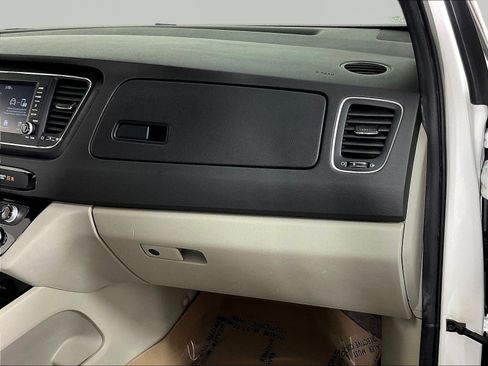 Used 2020 Kia Sedona L FWD image 27