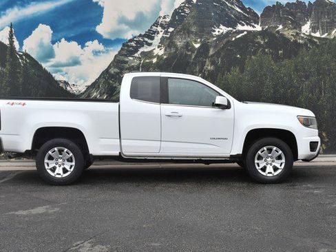 Used 2020 Chevrolet Colorado LT w/ Safety Package image 2