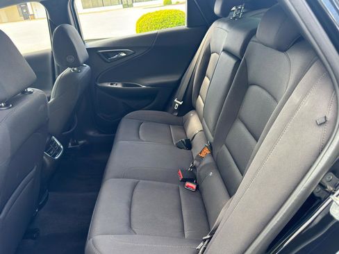 Used 2021 Chevrolet Malibu LT image 34