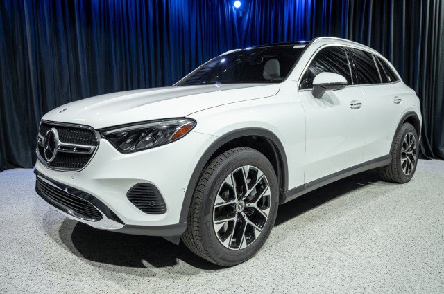 Certified 2026 Mercedes-Benz GLC 350e 4MATIC image 1