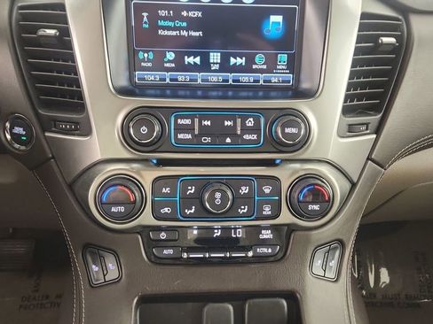 Used 2017 Chevrolet Tahoe LT w/ LT Signature Package image 17