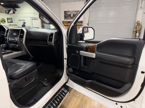 Used 2020 Ford F150 Lariat w/ Equipment Group 502A Luxury RWD image 19