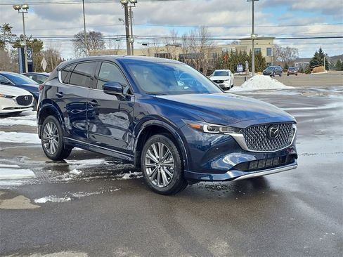 New 2025 MAZDA CX-5 Signature image 4