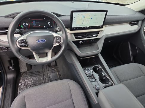 Used 2025 Ford Explorer Active AWD/4WD image 6