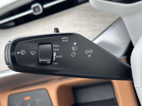 Certified 2025 Volkswagen ID. Buzz 1st Edition image 23