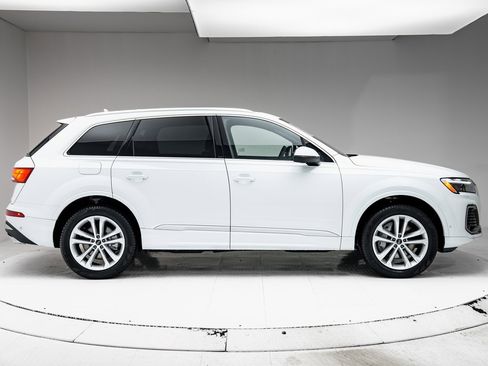 Used 2025 Audi Q7 3.0T Premium Plus w/ Premium Plus Package image 32