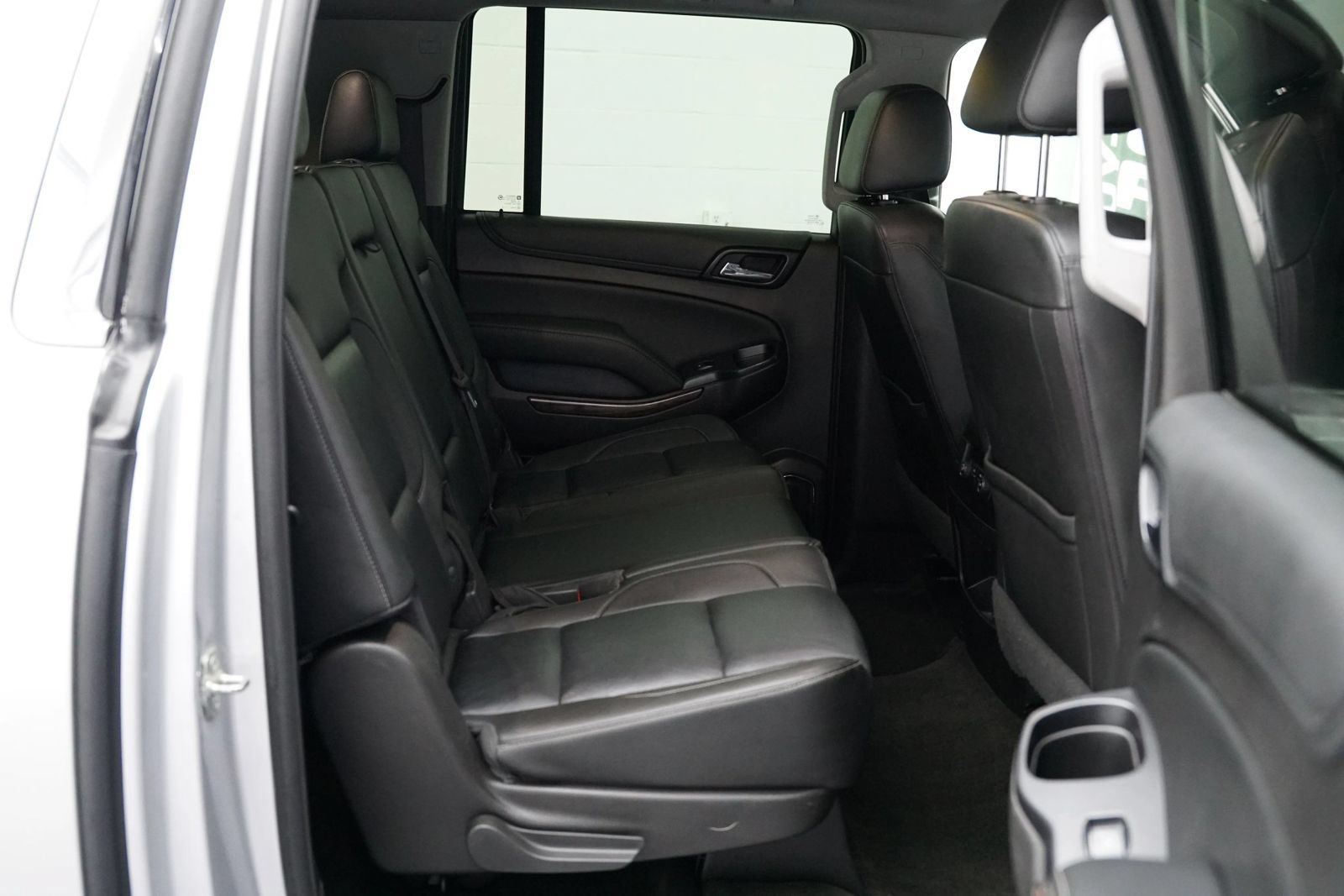 Used 2017 Chevrolet Suburban LT RWD image 31