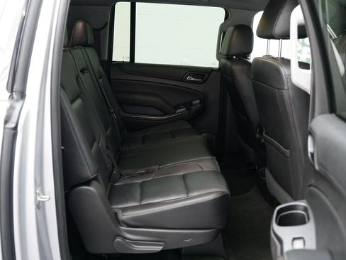Used 2017 Chevrolet Suburban LT RWD image 31