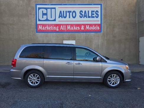 Used 2016 Dodge Grand Caravan SXT w/ Rear Park Assist Package image 7
