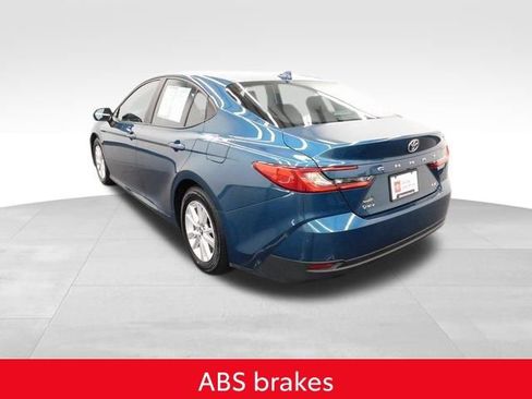 Used 2025 Toyota Camry LE image 6