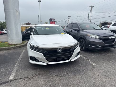 Used 2022 Honda Accord Sport image 3