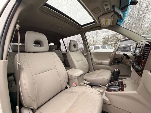 Used 2004 Suzuki XL7 LX Sport Utility 4D image 16
