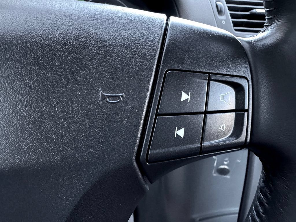 Used 2008 Volvo S40 2.4i FWD image 29