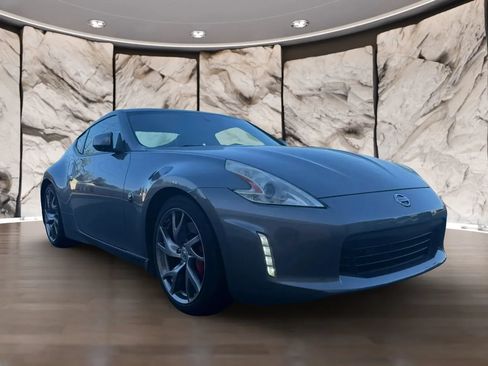 Used 2014 Nissan 370Z Touring w/ Sport Package RWD image 3